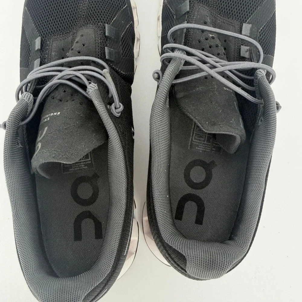 On Cloud 5 Womens Running Shoes Black White Sneakers W9 19.99511